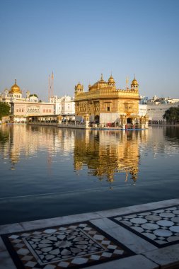 Altın Tapınağın güzel manzarası - Amritsar, Punjab, Hindistan 'daki Harmandir Sahib, Hindistan' ın ünlü Hint sih simgesi, Altın Tapınak, Amritsar, Hindistan 'daki Sihlerin ana mabedi