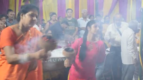 Δελχί Ινδία Οκτώβριος 2023 Πιστοί Εκτελούν Πνευματικό Χορό Μπροστά Από — Αρχείο Βίντεο