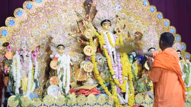 Kolkata India 2023 Szeptember Durga Istennő Hagyományos Megjelenéssel Közelről Egy — Stock videók