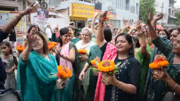 Nueva Delhi India Marzo 2024 Mujeres Con Kalash Cabeza Durante — Vídeos de Stock