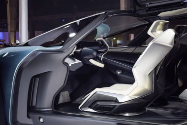 Noida, Uttar Pradesh, Hindistan, 28 Kasım 2023 - Otomobil Fuarı 2023 'te sergilenen tamamen otonom elektrik, dizel ve benzin otomobili. Otomobil geleceği için tasarlanmış yaratıcı bir araba.