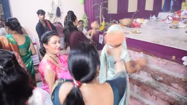 Delhi Índia Outubro 2023 Devotos Realizando Dança Espiritual Frente Durga — Vídeo de Stock
