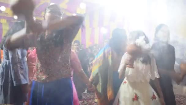 Delhi Indien 2023 Oktober Devotéer Som Framför Durga Idol Framför — Stockvideo