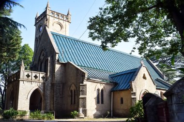 Kasauli, Himachal Pradesh Hindistan 'daki Mall Road' da bulunan İsa Kilisesi, Kasauli 'deki Katolik Kilisesi' nin sabahın erken saatlerinde güzel manzarası.