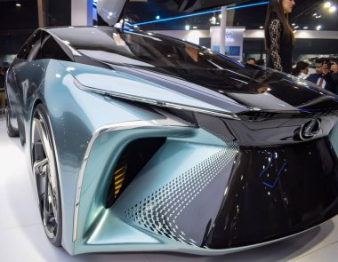 Noida, Uttar Pradesh, Hindistan, 28 Kasım 2023 - Otomobil Fuarı 2023 'te sergilenen tamamen otonom elektrik, dizel ve benzin otomobili. Otomobil geleceği için tasarlanmış yaratıcı bir araba.