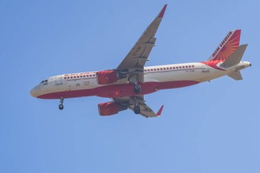 Yeni Delhi, Hindistan, 10 Mayıs 2024 - Indra Gandhi Uluslararası Havaalanı A320 sefer sayılı Air India Airbus 'u Delhi' den havalanır.