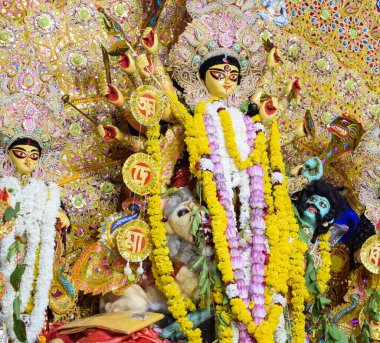 Tanrıça Durga, Hindistan 'ın en büyük Hindu Navratri festivali olan Güney Kolkata Durga Puja, Durga Puja Idol' a yakından bakıyor.