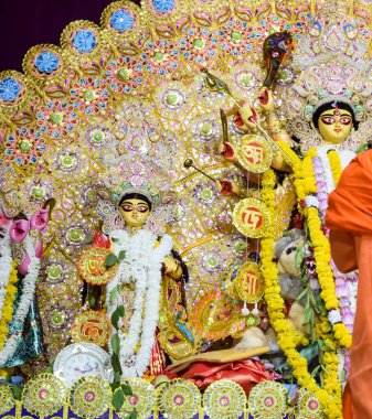 Tanrıça Durga, Hindistan 'ın en büyük Hindu Navratri festivali olan Güney Kolkata Durga Puja, Durga Puja Idol' a yakından bakıyor.