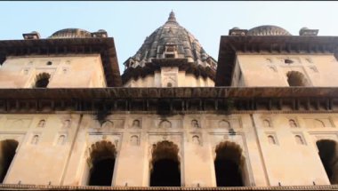 Orchha, Madhya Pradesh, Hindistan, Orchha kayıp şehir Hindistan, Hindistan arkeolojik siteleri Kraliyet Cenotapları 'nın Sabah Görüşü