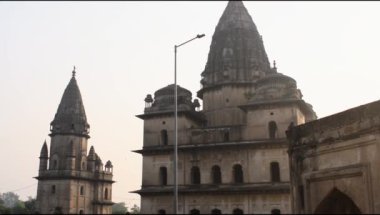 Orchha, Madhya Pradesh, Hindistan, Orchha kayıp şehir Hindistan, Hindistan arkeolojik siteleri Kraliyet Cenotapları 'nın Sabah Görüşü