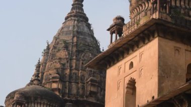 Orchha, Madhya Pradesh, Hindistan, Orchha kayıp şehir Hindistan, Hindistan arkeolojik siteleri Kraliyet Cenotapları 'nın Sabah Görüşü