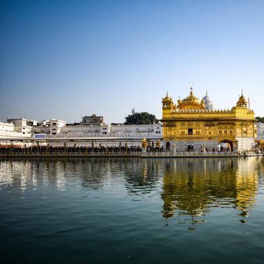 Altın Tapınağın güzel manzarası - Amritsar, Punjab, Hindistan 'daki Harmandir Sahib, Hindistan' ın ünlü Hint sih simgesi, Altın Tapınak, Amritsar, Hindistan 'daki Sihlerin ana mabedi