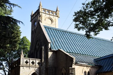 Kasauli, Himachal Pradesh Hindistan 'daki Mall Road' da bulunan İsa Kilisesi, Kasauli 'deki Katolik Kilisesi' nin sabahın erken saatlerinde güzel manzarası.