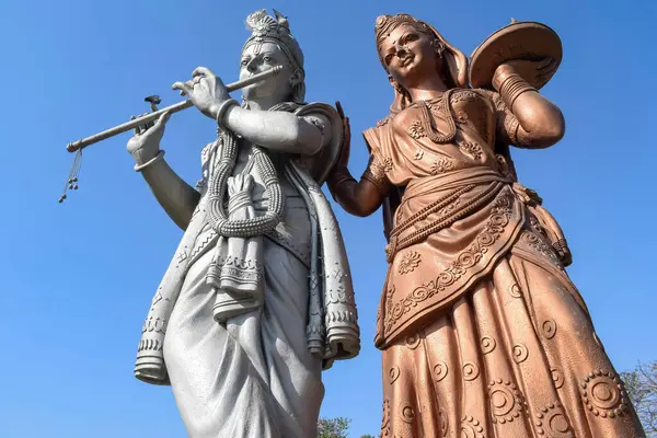 stock image Big statue of Lord Radha Krishna near Delhi International airport, Delhi, India, Lord Krishna and Radha big statue touching sky at main highway Mahipalpur, Delhi