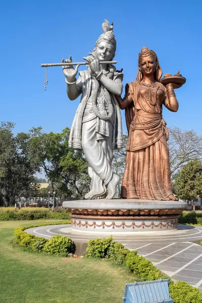 stock image Big statue of Lord Radha Krishna near Delhi International airport, Delhi, India, Lord Krishna and Radha big statue touching sky at main highway Mahipalpur, Delhi