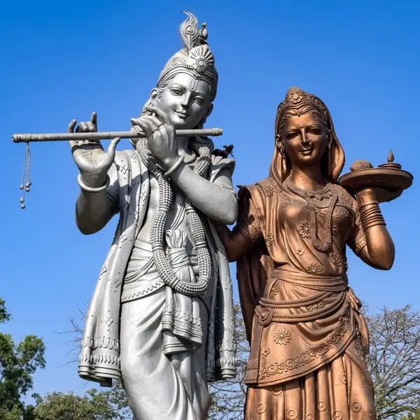 stock image Big statue of Lord Radha Krishna near Delhi International airport, Delhi, India, Lord Krishna and Radha big statue touching sky at main highway Mahipalpur, Delhi