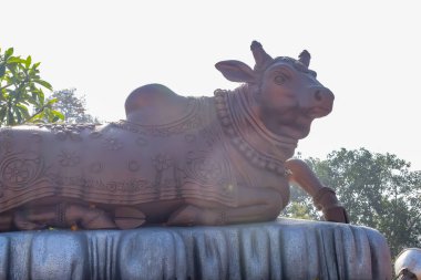 Delhi Havaalanı yakınlarındaki Lord Shiv 'in büyük heykeli Delhi, Hindistan, Lord Shiv ana otoyolda gökyüzüne dokunan büyük heykel, Mahipalpur, Delhi