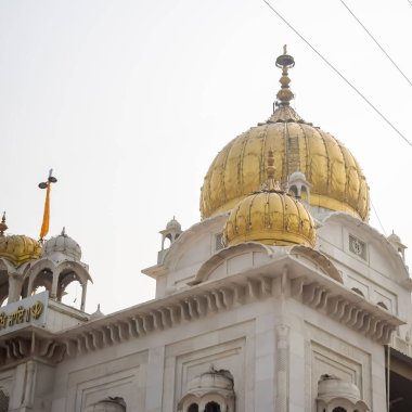 Gurdwara Bangla Sahib en ünlü Sih Gurudwara, Bangla Sahib Gurudwara akşam saatlerinde Yeni Delhi, Hindistan, Sikh Cemaati 'nin en ünlü gurudwara Bangla Sahib' i.