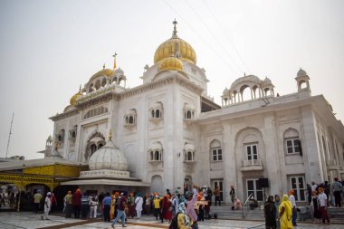 Yeni Delhi Hindistan - Kasım 03 2024 - Gurdwara Bangla Sahib Yeni Delhi, Hindistan 'ın en önde gelen Sih Gurudwara, Bangla Sahib Gurudwara' sıdır