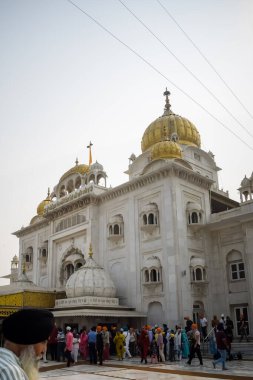 Yeni Delhi Hindistan - Kasım 03 2024 - Gurdwara Bangla Sahib Yeni Delhi, Hindistan 'ın en önde gelen Sih Gurudwara, Bangla Sahib Gurudwara' sıdır