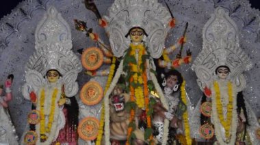 Delhi, Hindistan, Ekim 09.2024 - Hindistan 'ın en büyük Hindu festivali olan Jhilmil Kolonisi Delhi' ye yakından bakan geleneksel Tanrıça Durga