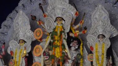 Delhi, Hindistan, Ekim 09.2024 - Hindistan 'ın en büyük Hindu festivali olan Jhilmil Kolonisi Delhi' ye yakından bakan geleneksel Tanrıça Durga