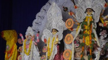 Delhi, Hindistan, Ekim 09.2024 - Hindistan 'ın en büyük Hindu festivali olan Jhilmil Kolonisi Delhi' ye yakından bakan geleneksel Tanrıça Durga