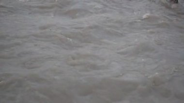 Ganga, Haridwar, Uttarakhand, Hindistan 'daki Har Ki Paudi' de görüldü. Ganga Nehri, Hindistan 'ın Ganj nehri üzerindeki Haridwar Vadisi' ndeki Hindular için en kutsal nehirdir.
