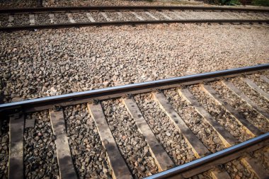 Hindistan 'daki Anand Vihar tren istasyonunda, tren yolu manzarası, Hint tren yolu kavşağı, ağır sanayi