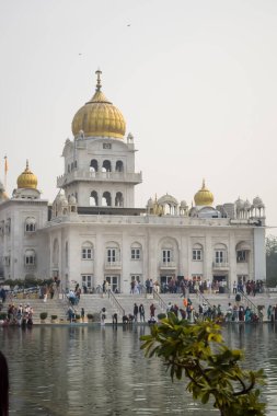 Yeni Delhi Hindistan - Kasım 03 2024 - Gurdwara Bangla Sahib Yeni Delhi, Hindistan 'ın en önde gelen Sih Gurudwara, Bangla Sahib Gurudwara' sıdır