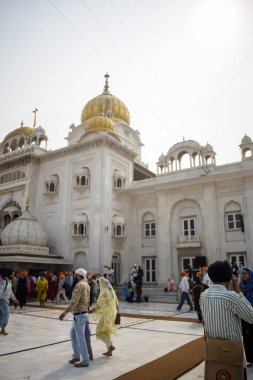 Yeni Delhi Hindistan - Kasım 03 2024 - Gurdwara Bangla Sahib Yeni Delhi, Hindistan 'ın en önde gelen Sih Gurudwara, Bangla Sahib Gurudwara' sıdır