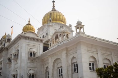 Yeni Delhi Hindistan - Kasım 03 2024 - Gurdwara Bangla Sahib Yeni Delhi, Hindistan 'ın en önde gelen Sih Gurudwara, Bangla Sahib Gurudwara' sıdır