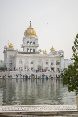Yeni Delhi Hindistan - Kasım 03 2024 - Gurdwara Bangla Sahib Yeni Delhi, Hindistan 'ın en önde gelen Sih Gurudwara, Bangla Sahib Gurudwara' sıdır