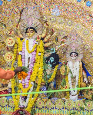 Delhi, Hindistan, Ekim 09.2024 - Hindistan 'ın en büyük Hindu festivali olan Jhilmil Kolonisi Delhi' ye yakından bakan geleneksel Tanrıça Durga