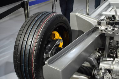 Noida, Uttar Pradesh, Hindistan, 28 Kasım 2023 - Otomobil Fuarı 2023 'te sergilenen tamamen otonom elektrik, dizel ve benzin otomobili. Otomobil geleceği için tasarlanmış yaratıcı bir araba.