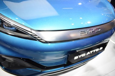 Noida, Uttar Pradesh, Hindistan, 28 Kasım 2023 - Otomobil Fuarı 2023 'te sergilenen tamamen otonom elektrik, dizel ve benzin otomobili. Otomobil geleceği için tasarlanmış yaratıcı bir araba.