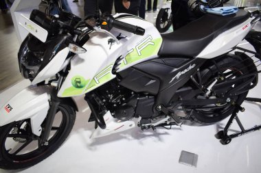 Noida, Uttar Pradesh, Hindistan, 28 Kasım 2023 - Otomobil Fuarı 2023 'te sergilenen tamamen otonom elektrik, dizel ve benzin otomobili. Otomobil geleceği için tasarlanmış yaratıcı bir araba.