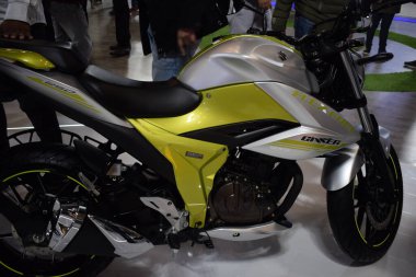 Noida, Uttar Pradesh, Hindistan, 28 Kasım 2023 - Otomobil Fuarı 2023 'te sergilenen tamamen otonom elektrik, dizel ve benzin otomobili. Otomobil geleceği için tasarlanmış yaratıcı bir araba.