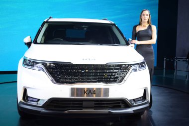 Noida, Uttar Pradesh, Hindistan, 28 Kasım 2023 - Otomobil Fuarı 2023 'te sergilenen tamamen otonom elektrik, dizel ve benzin otomobili. Otomobil geleceği için tasarlanmış yaratıcı bir araba.