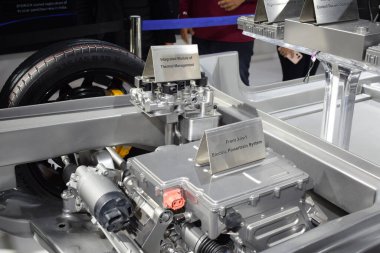 Noida, Uttar Pradesh, Hindistan, 28 Kasım 2023 - Otomobil Fuarı 2023 'te sergilenen tamamen otonom elektrik, dizel ve benzin otomobili. Otomobil geleceği için tasarlanmış yaratıcı bir araba.