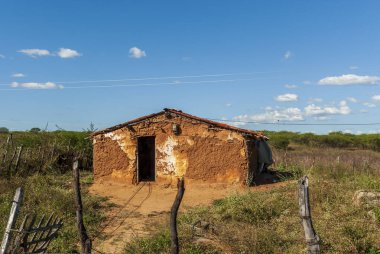 3 Ağustos 2011 'de Brezilya' nın Sao Bento, Paraiba kentindeki Çamur Evi.