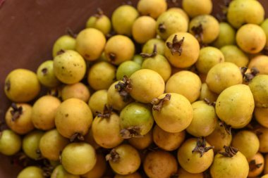 Araca meyvesi. Brezilya 'dan olgun sarı ara meyvesi, yerel tropik