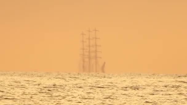 Καλημέρα Μιράζ Πλοίο Που Πλέει Στη Θάλασσα — Αρχείο Βίντεο