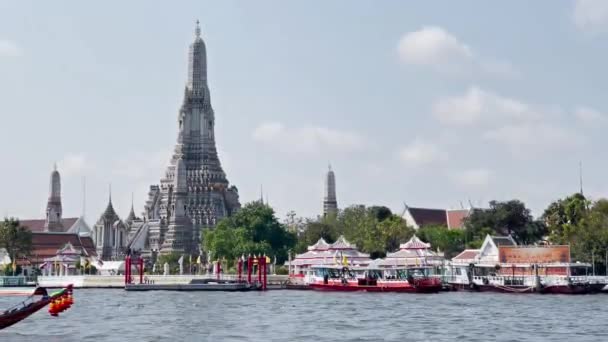 Wat Arun Ratchawararam Jest Popularnym Miejscem Dla Turystów Całym Świecie — Wideo stockowe