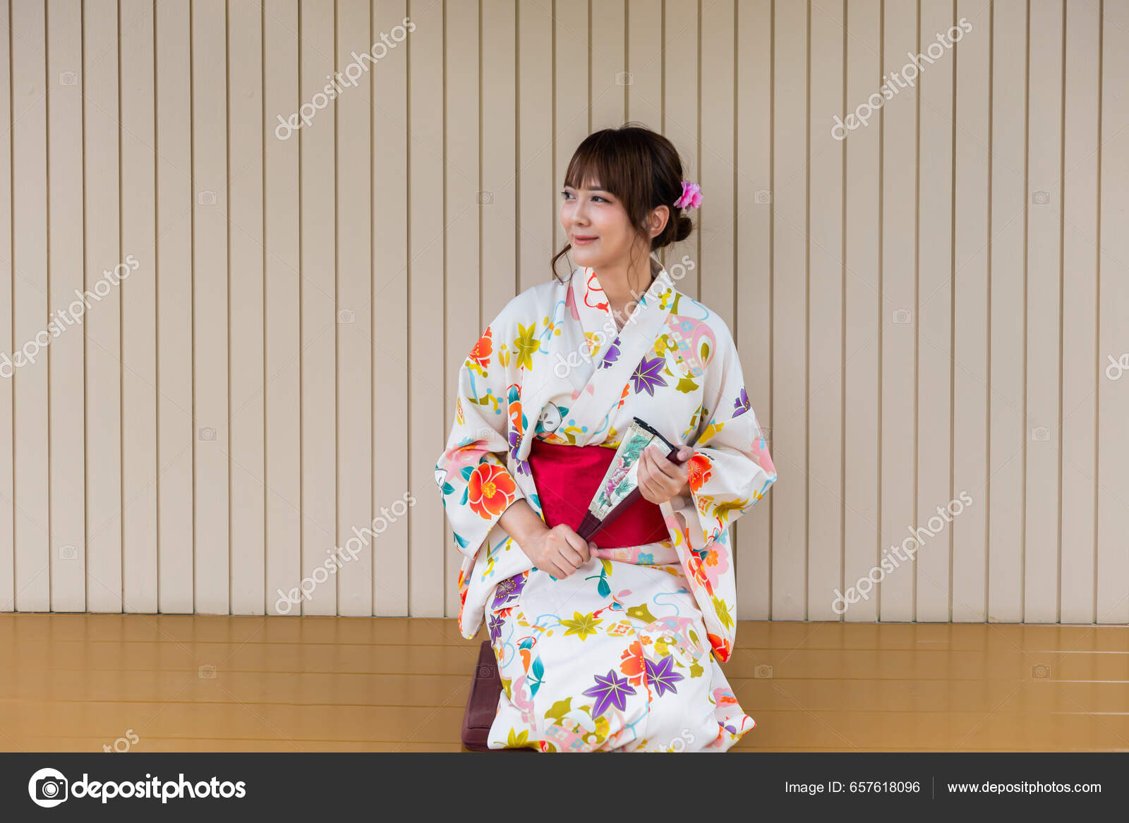 Kimono coloré images libres de droit, photos de Kimono coloré |  Depositphotos