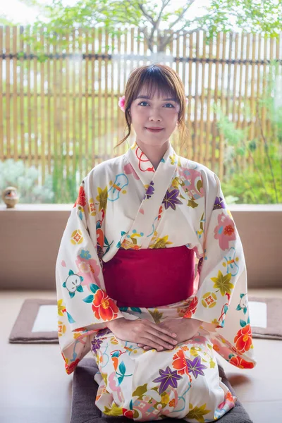 Young Woman Wearing Traditional Kimono Sitting Japanese Style House Tea — Stock Photo, Image