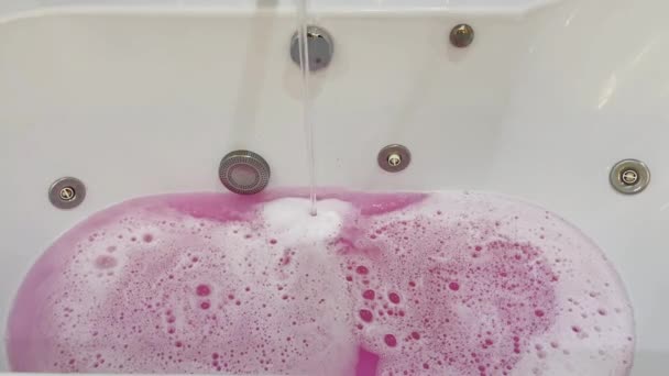 Turn Pink Bubble Water Creating Bubbles White Bathtub — Stock Video