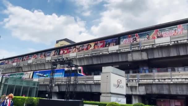Bangkok Tailandia Septiembre 2023 Gente Visita Siam Paragon Junto Estación — Vídeos de Stock