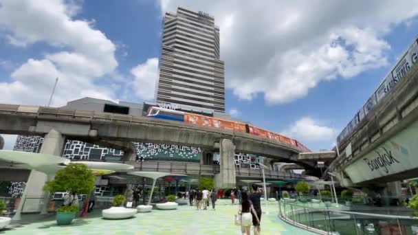 Bangkok Tailandia Septiembre 2023 Skytrain Bts Frente Siam Discovery Shopping — Vídeos de Stock