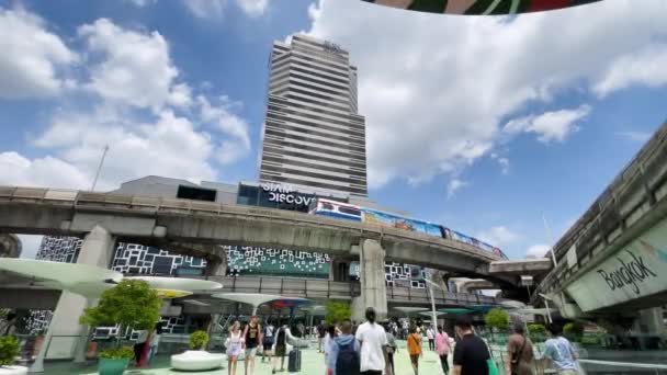 Bangkok Tailandia Septiembre 2023 Skytrain Bts Frente Siam Discovery Shopping — Vídeos de Stock